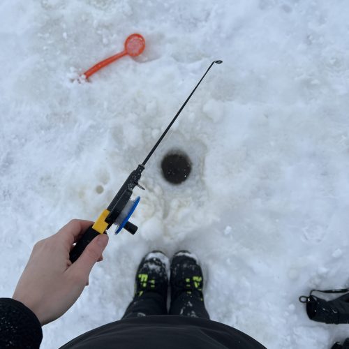 Ice_fishing_frozen_lake