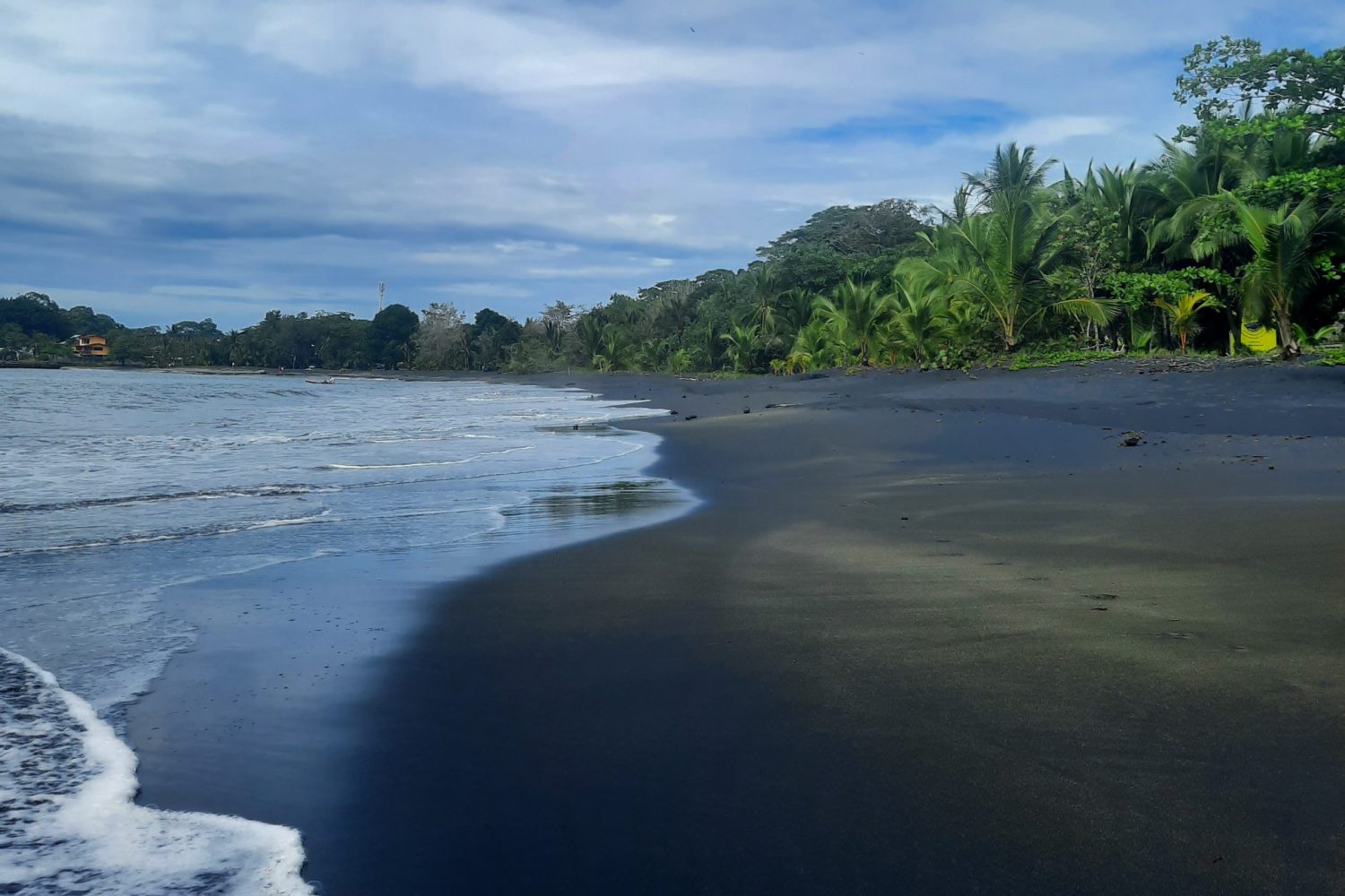 costa-rica-puertoviejo-playa-negra-waves