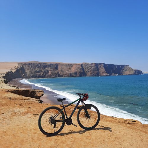 peru-paracas-national-reserve-playa-roja-bike